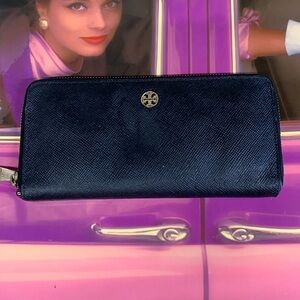TORY BURCH Perry Zip Passport Continental Wallet